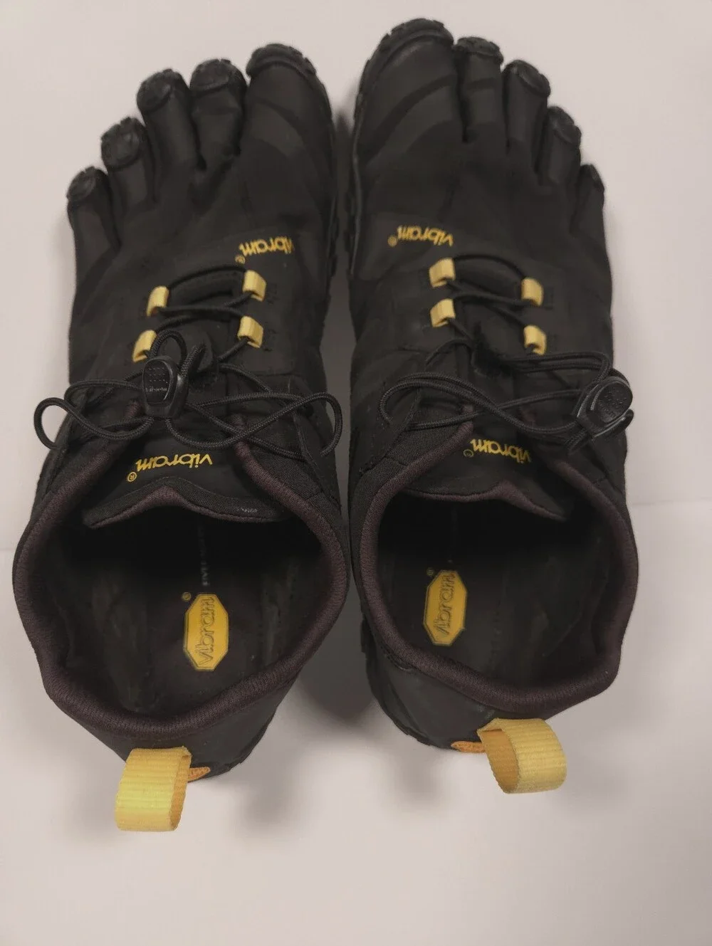 Vibram FiveFingers V-Trail 2.0 Men Size 11-11.5 19M7601 Black Yellow Vibram EUC!